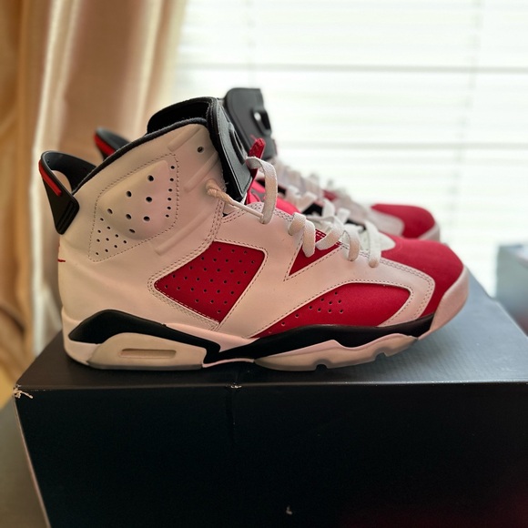 Air Jordan Retro 6 - Picture 2 of 2